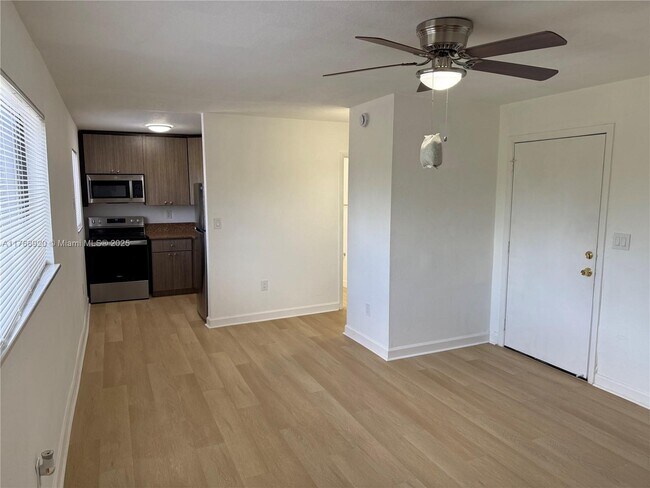 Primary Photo - 180 NE 71st St