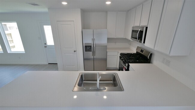 Building Photo - 26814 Feather Reed Dr
