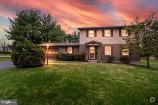 Building Photo - 108 N Hillside Dr