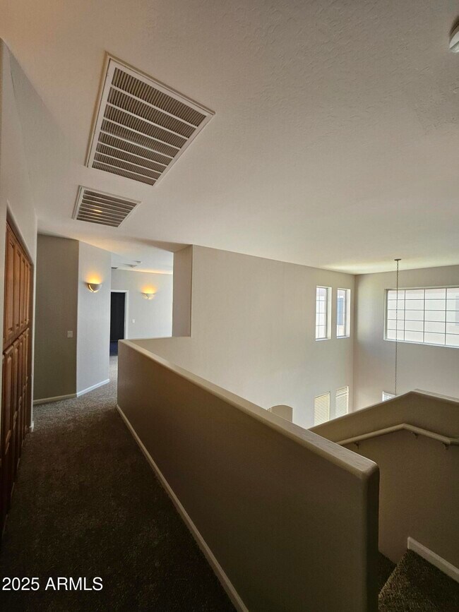 Building Photo - 2065 E Hulet Dr
