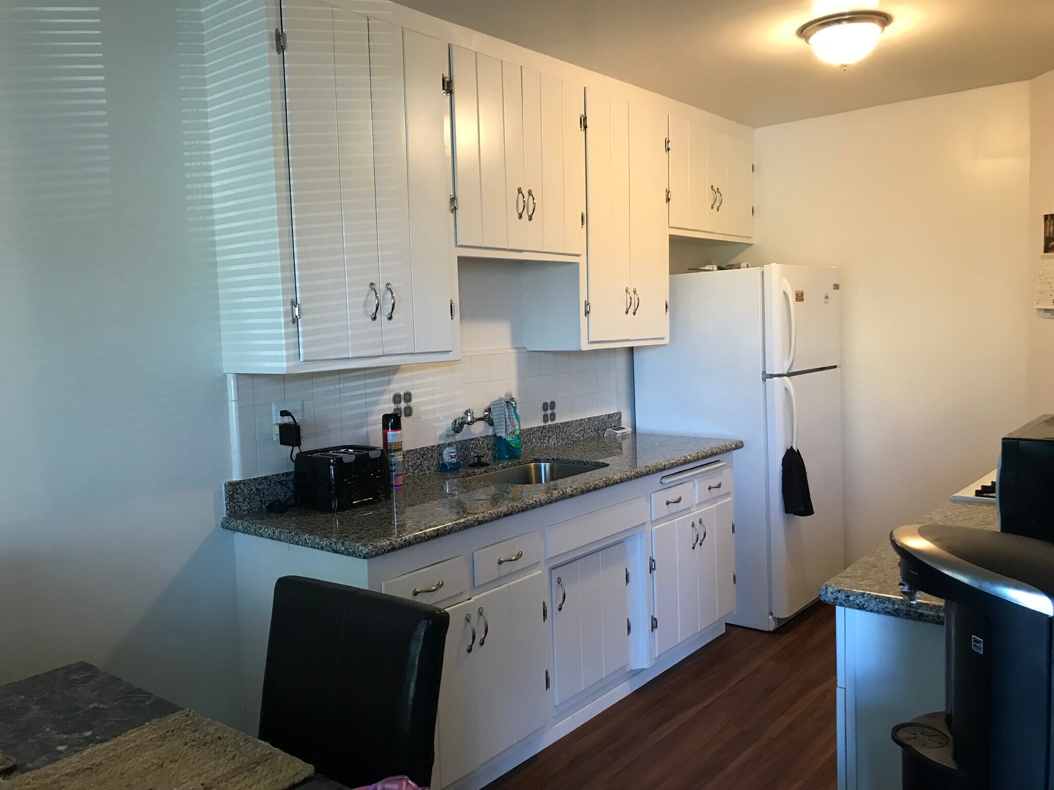 Building Photo - 487 E Park Ave