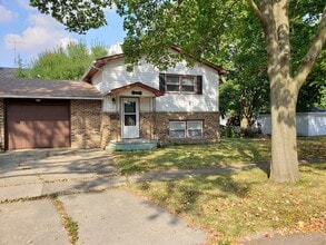 Building Photo - 1003 Prospect St