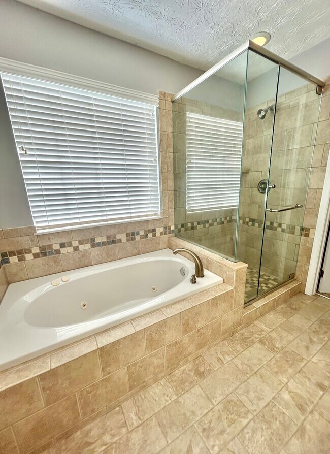 Building Photo - Beautiful 3 bedroom-plus bonus room-2 bath for rent!