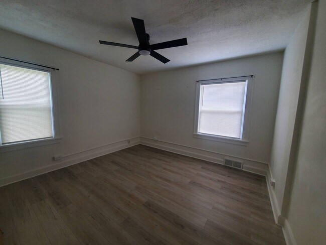 Building Photo - 13407 Puritas Ave