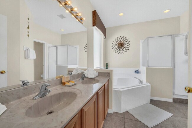 Building Photo - 8538 Sunrise Key Dr