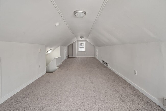 Building Photo - Madisonville- Charming 3+ bedroom 1.5 Bath, 1 car detached