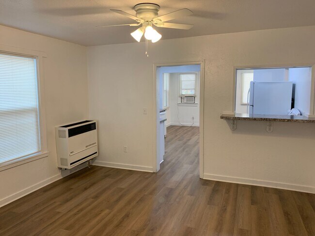 Building Photo - MOVE-IN SPECIAL!!!!  $500 OFF OF THE 1ST MONTHS RENT Charming 3-Bedroom Home for Rent - Please re...