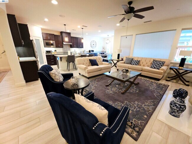 Building Photo - 2488 Remy Cantos Dr