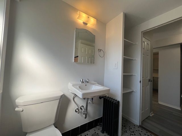 Building Photo - 7327 N Rogers Ave