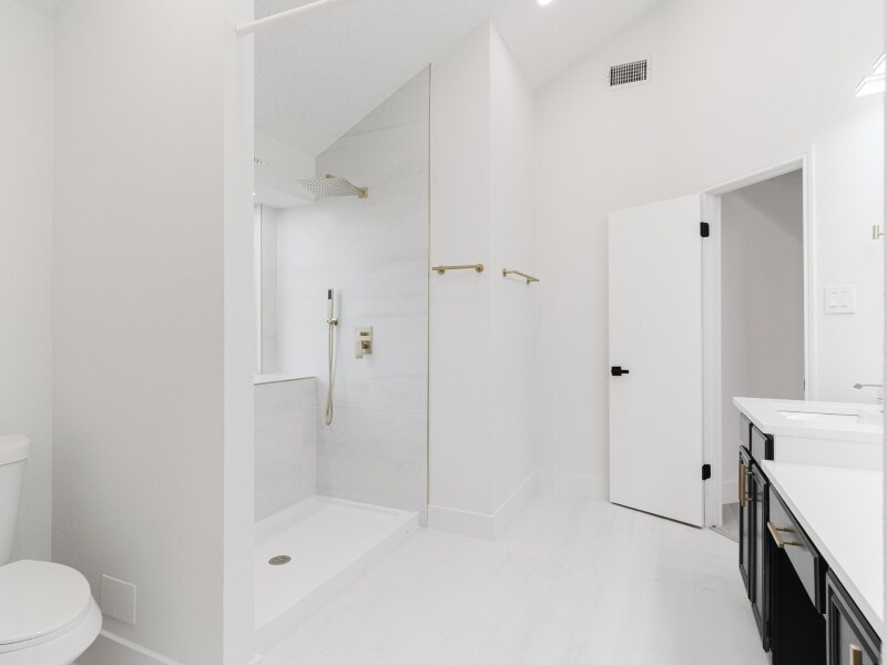 Building Photo - 2409 Brookside Dr