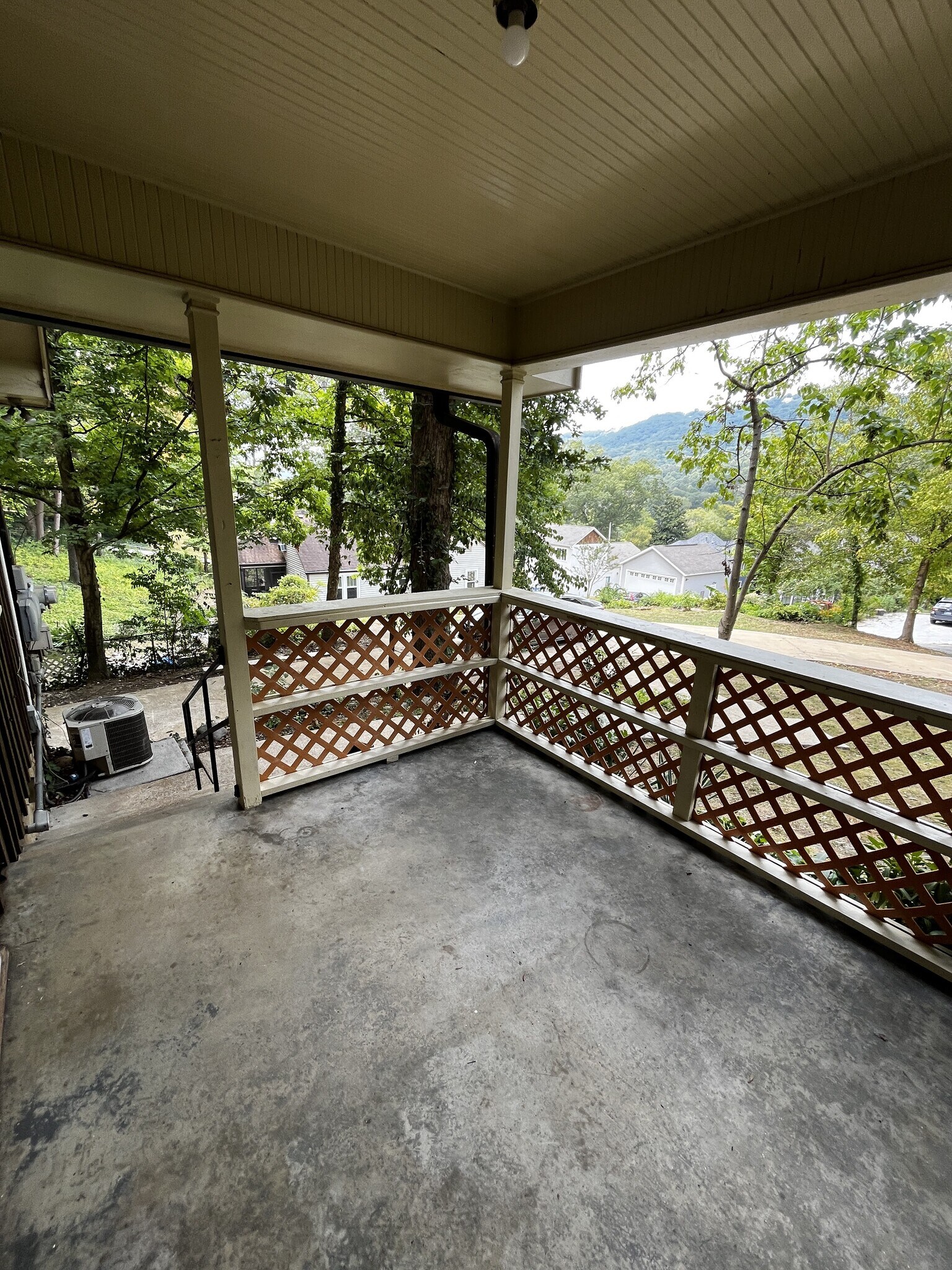 Building Photo - 5025 Sunnyside Ave