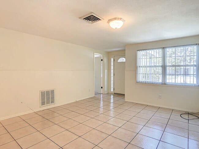 Building Photo - 4 Bedroom POOL Home in Largo