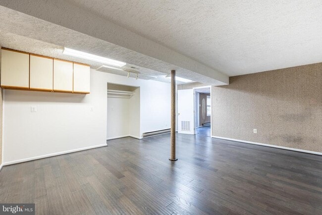 Building Photo - 6503 Deidre Terrace