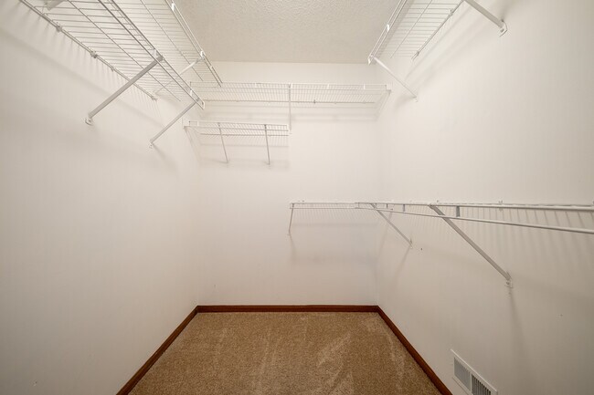 Building Photo - 15645 Float Ct