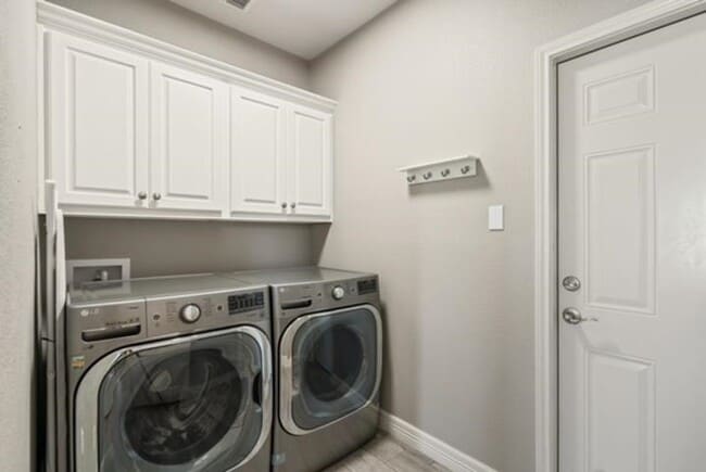 Building Photo - 406 Mountain View Dr