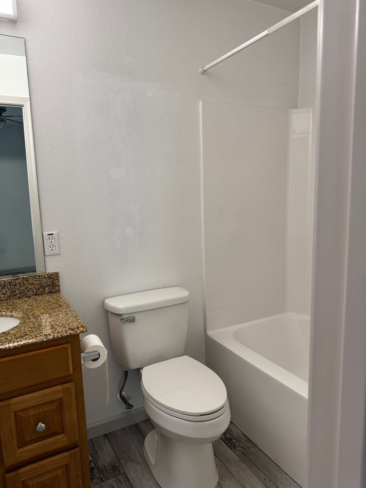 Building Photo - 3393 Green Briar Cir