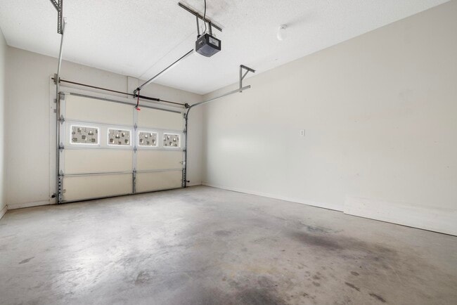 Building Photo - 311 S Cedar Ave