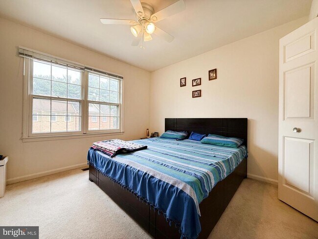 Building Photo - 7136 Swansong Wy