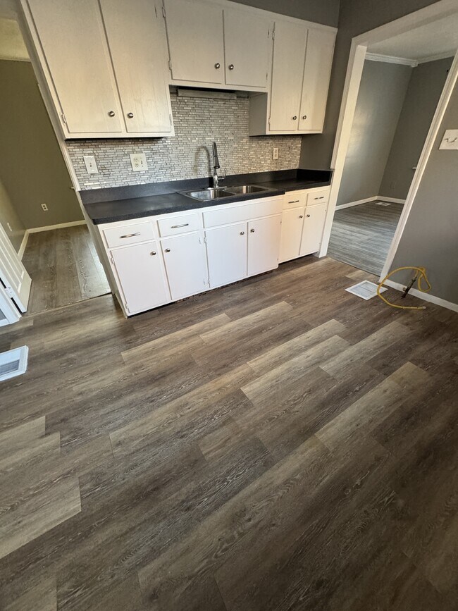 Building Photo - 225 Haviland Park