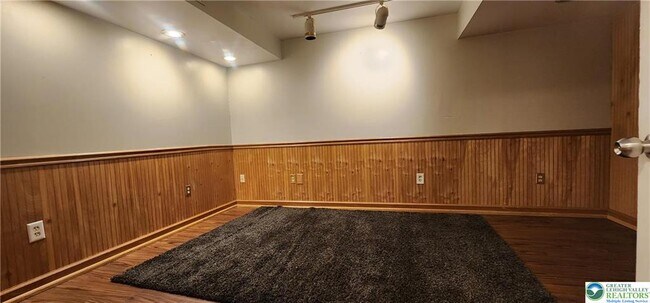 Building Photo - 7616 Buttercup Rd