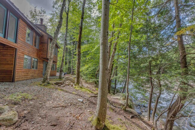 Building Photo - 20 River View Dr
