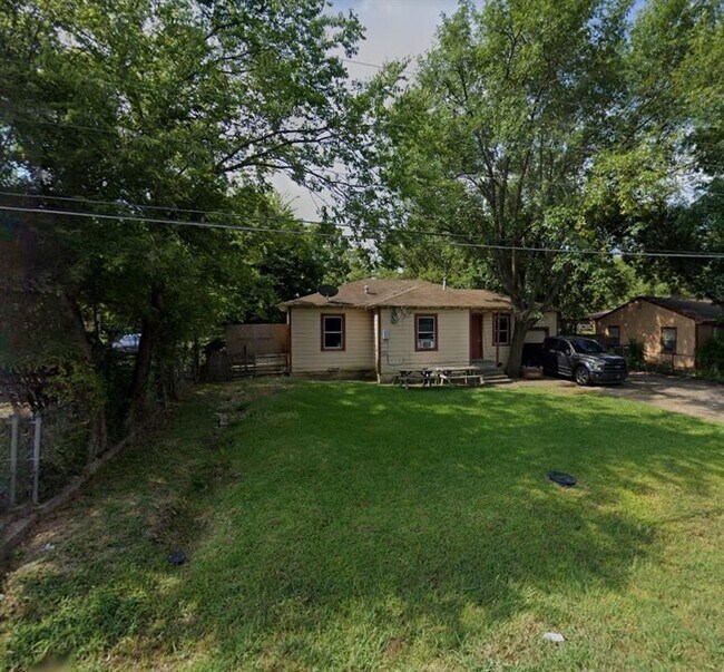 Building Photo - 9228 Homeplace Dr