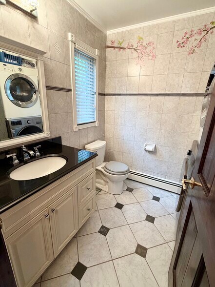 Building Photo - 598 Cleveland Ave