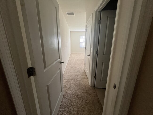 Building Photo - 9704 Pepper Tree Trl