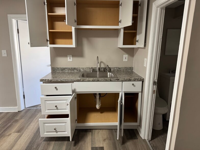 Building Photo - 153 Union St