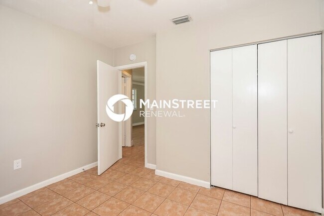 Building Photo - 2 Bedroom Pet-Friendly Home in Miramar, FL...