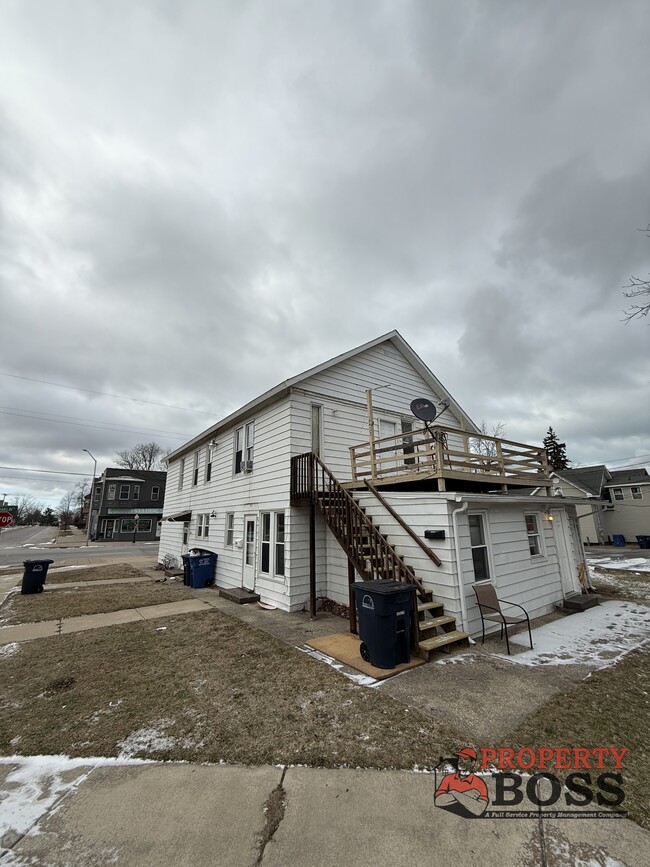 Building Photo - 104 E William St