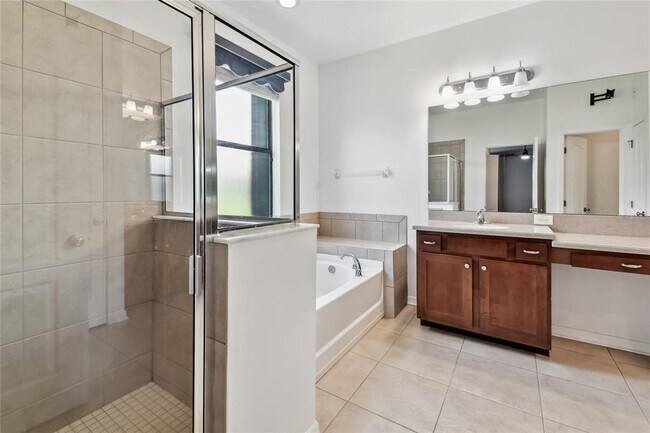 Building Photo - 5303 Moon Shell Dr
