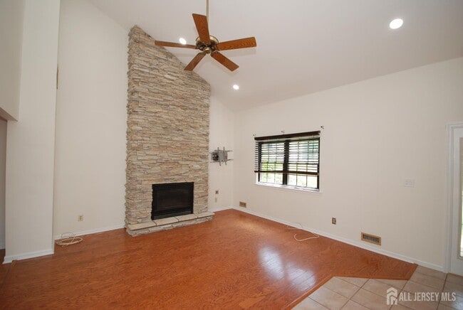 Building Photo - 1 Wellington Ct