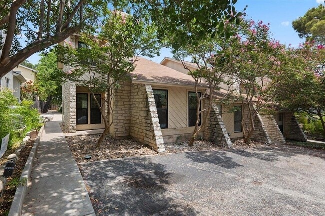 Building Photo - 2500 Enfield Rd