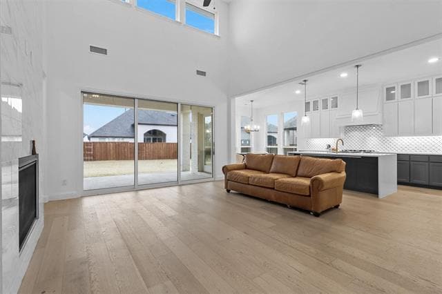 Building Photo - 2241 Red Cedar Trl