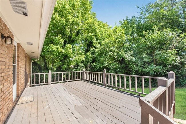 Building Photo - 2408 Pinkney Dr