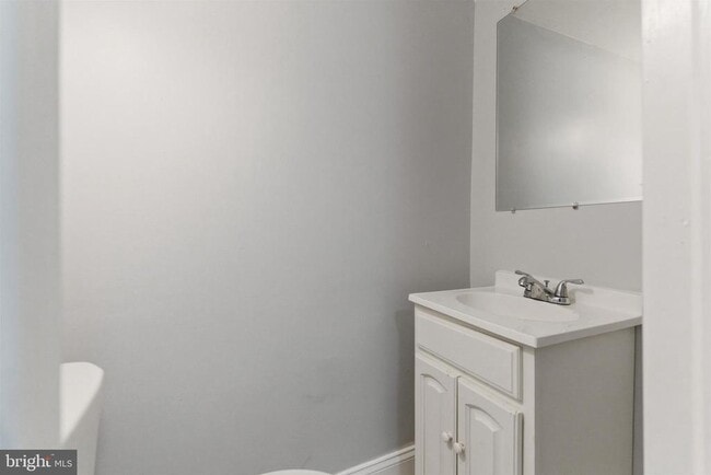 Building Photo - 5538 Chancellor St