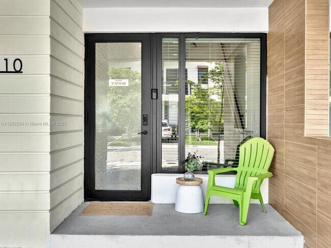 Building Photo - 4110 N Oak Pl