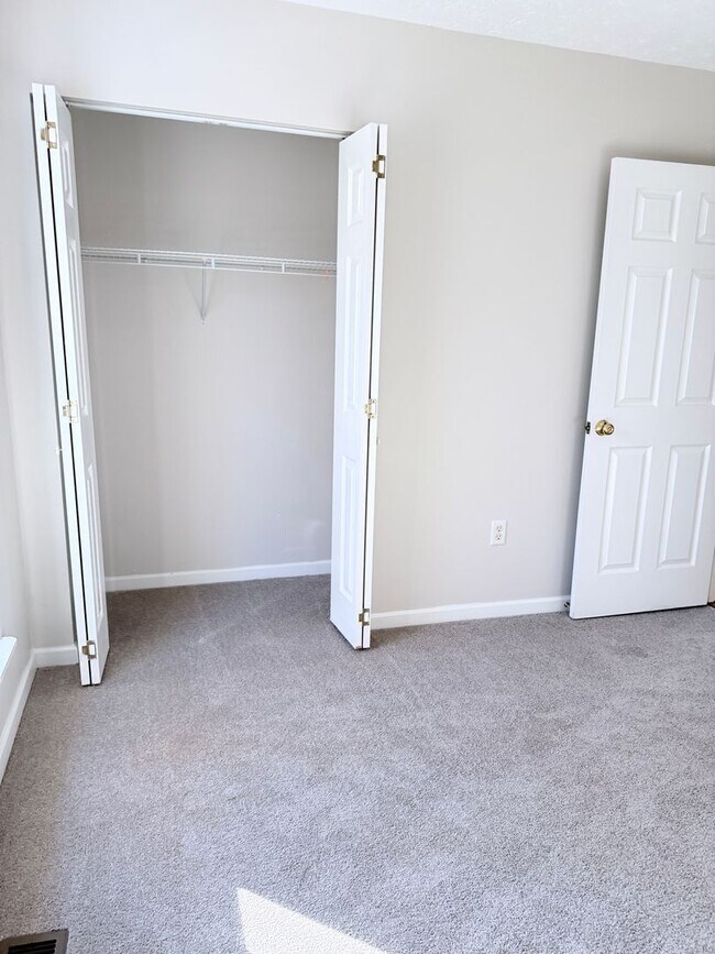 Building Photo - West Asheville 3 Bed, 2 Bath Home For Rent