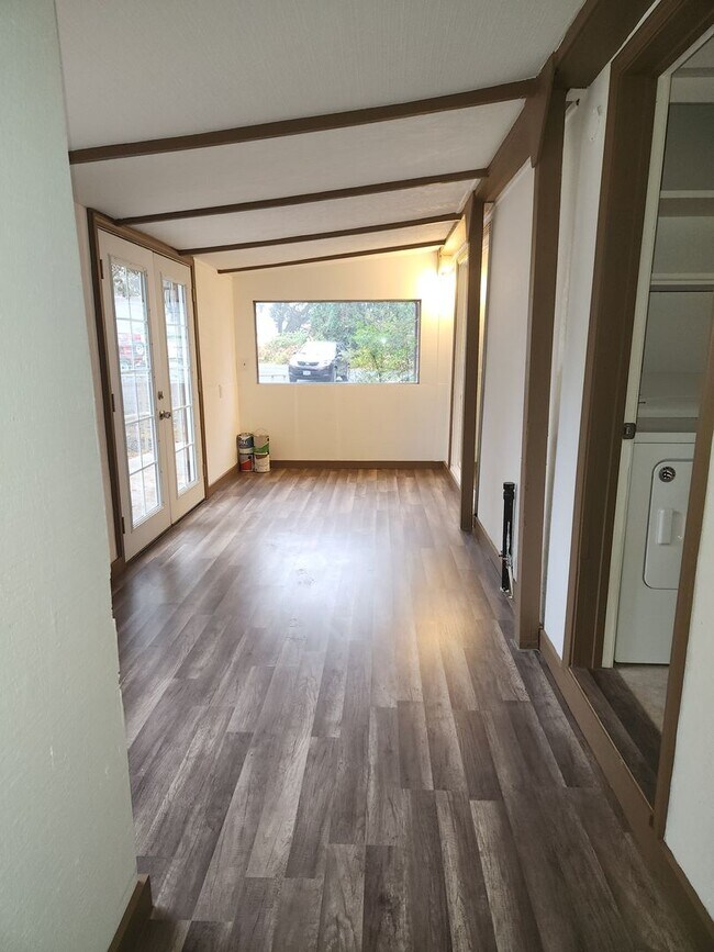Building Photo - 3bed 2bath House