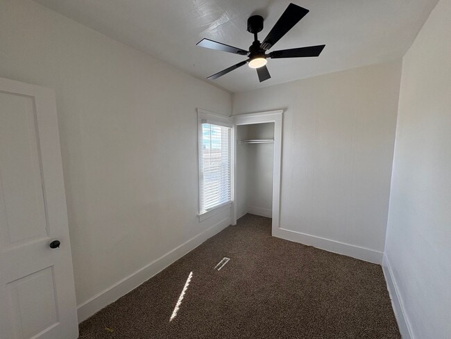 Building Photo - Cozy Country Home with Mountain Views