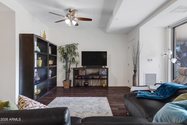 Building Photo - 7161 E Rancho Vista Dr