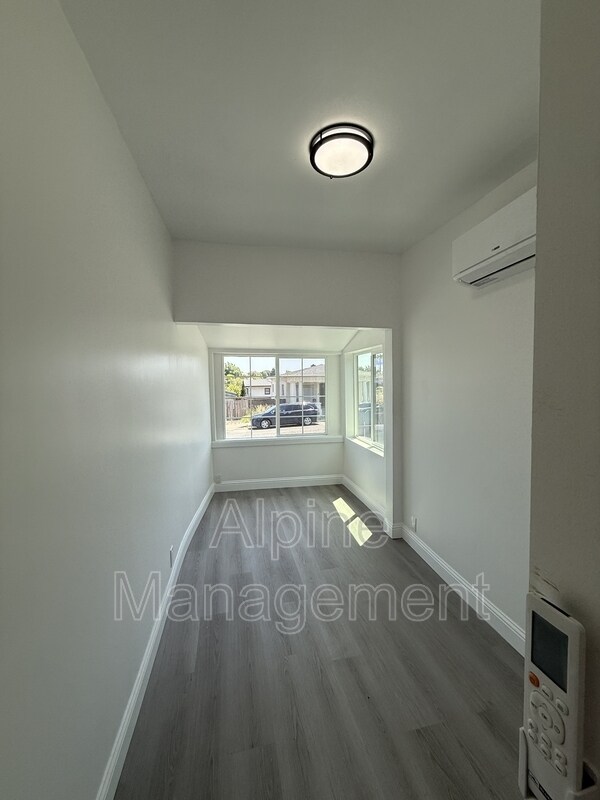 Building Photo - 109 Broadway