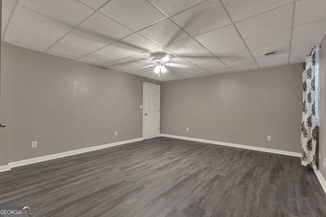 Building Photo - 135 Handshaker Ct