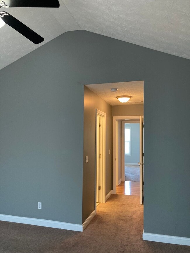 Building Photo - 141 Twin Lakes Dr