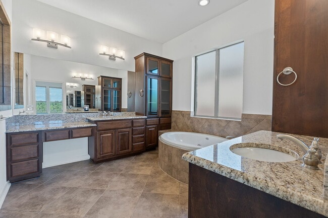 Building Photo - 13271 Mesa Verde Dr