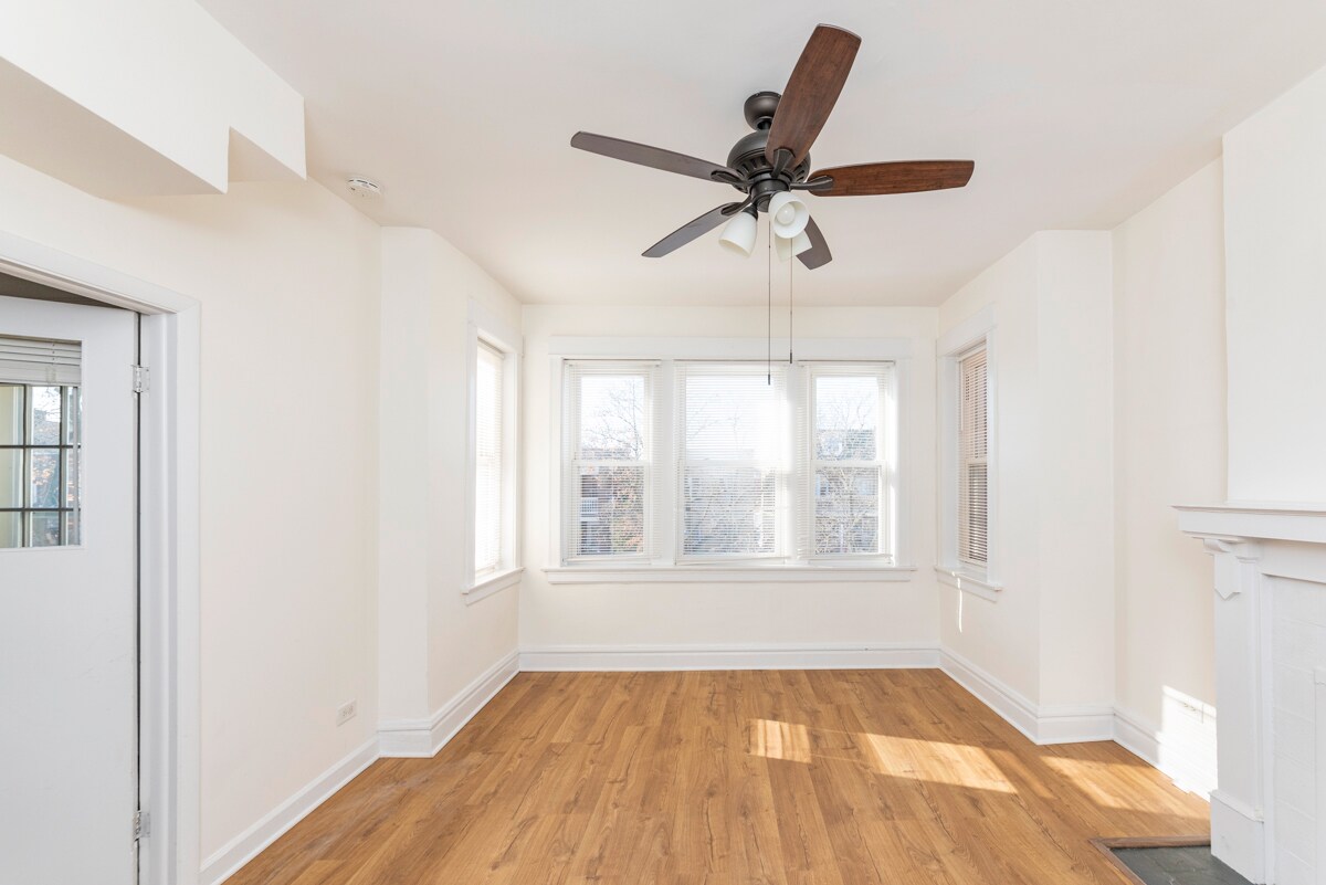 Building Photo - 4737 N St Louis Ave