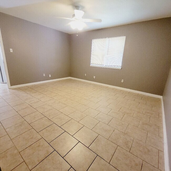 Building Photo - 8607 Crystal Cove Cir