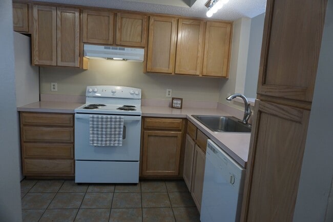 Building Photo - 1290/1292wct