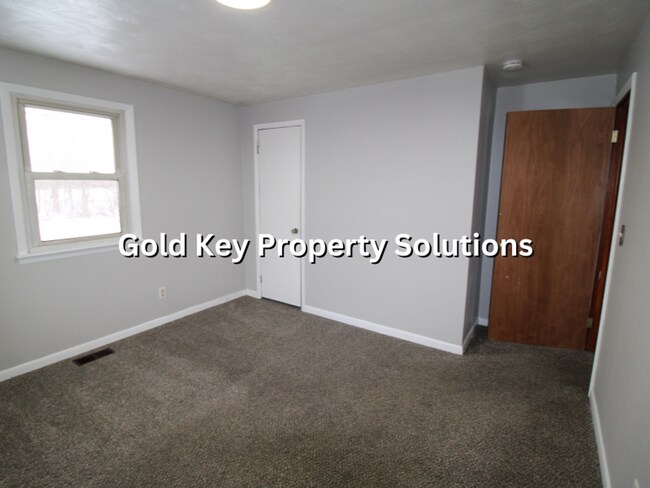 Building Photo - 3 Bedroom 1 Bath Brick Ranch Home w/ Fenced Backyard (SECTION 8 APPROVED)